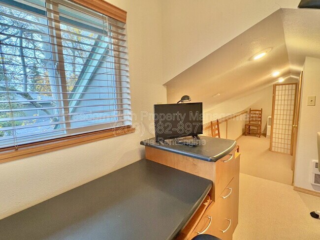 Building Photo - 5637 W Racquet Rd