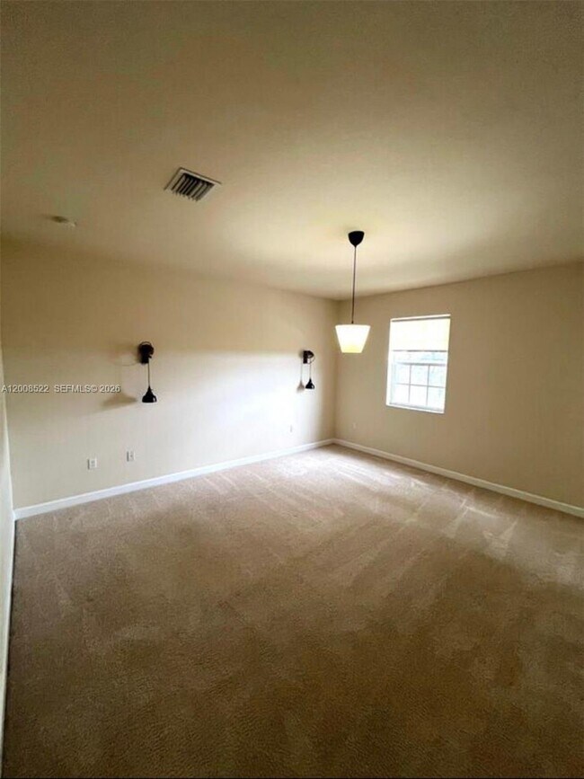 Building Photo - 9401 SW 172nd Ave