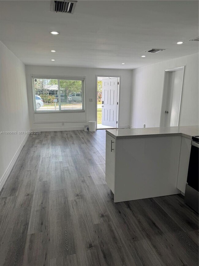 Building Photo - 4020 SW 50th St