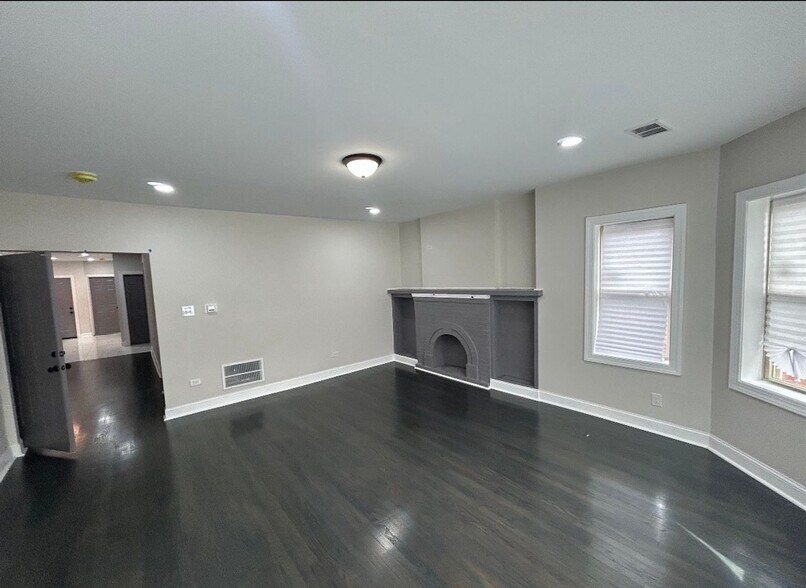 Building Photo - 7730 S Cornell Ave