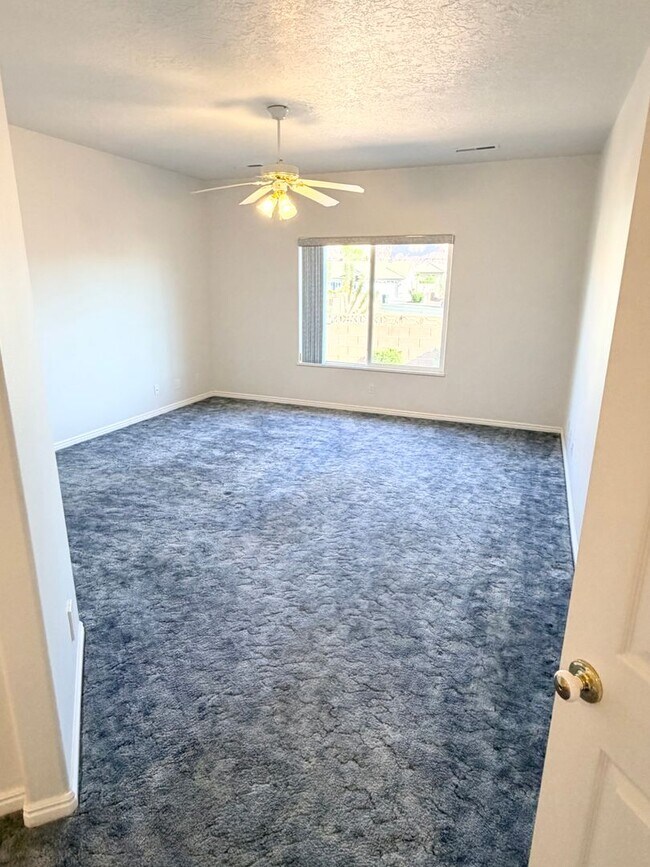 Building Photo - Snow Canyon Views!