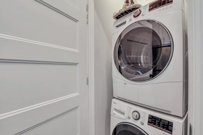 Building Photo - 306 W Gaston St