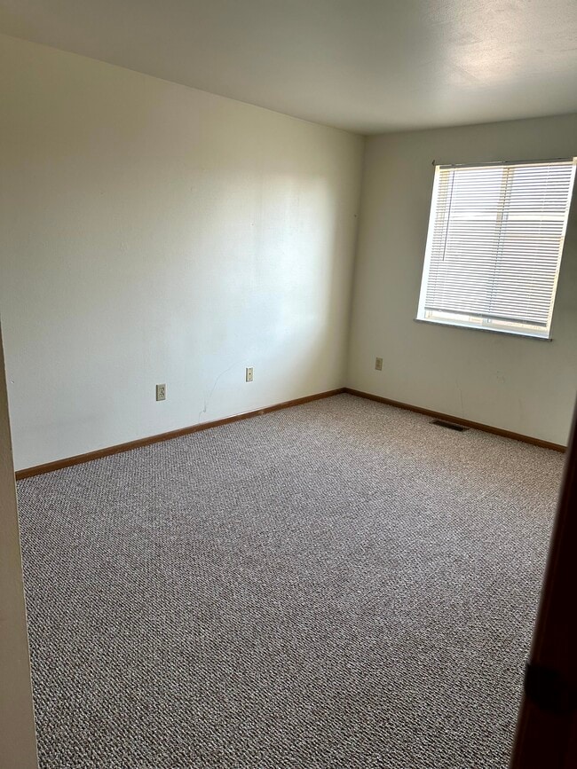 Building Photo - 2 Florentine Ct