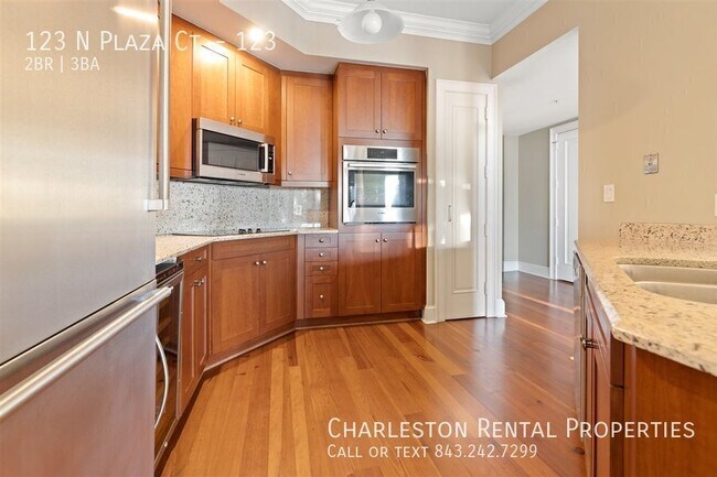 Building Photo - 123 N Plaza Ct