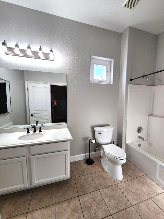 Building Photo - Spacious, Upgraded Single-Story Home in Su...