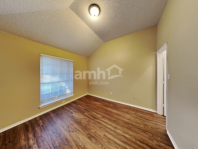 Building Photo - 7914 Clear Fork Trail