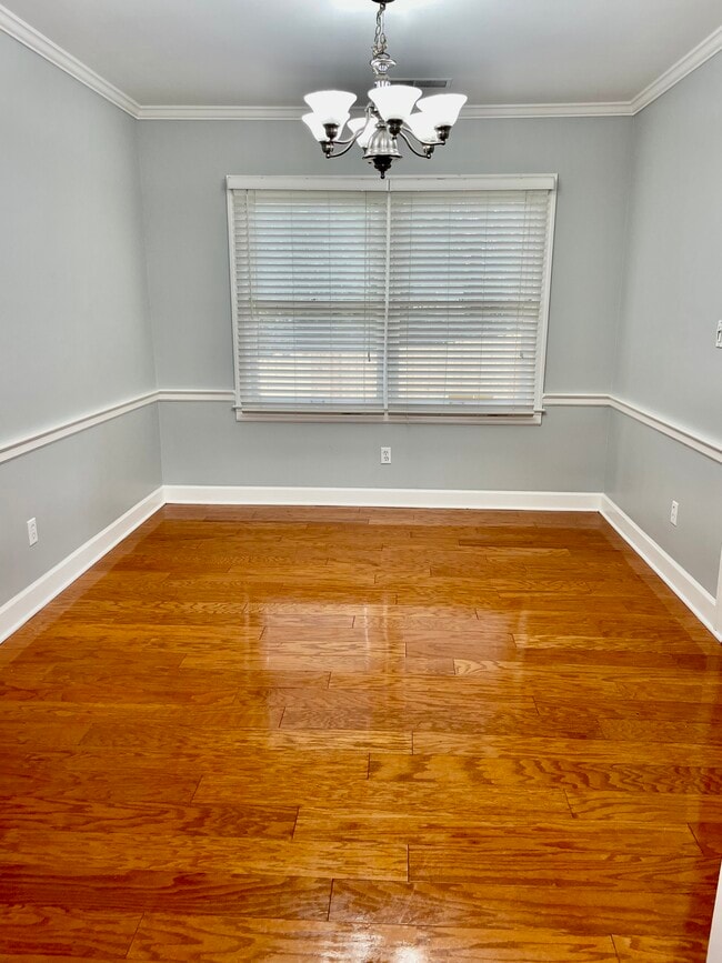 Building Photo - 1150 Horsemans Ln