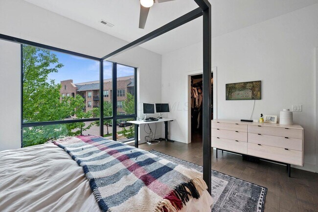 Building Photo - 236 Neruda Ave