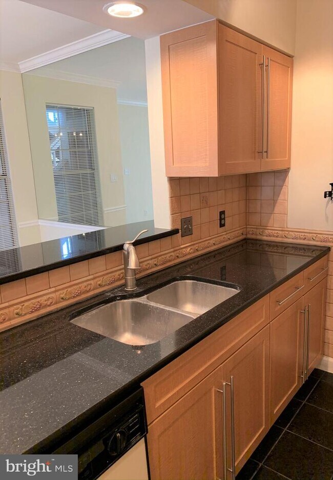 Building Photo - 10816 Antigua Terrace