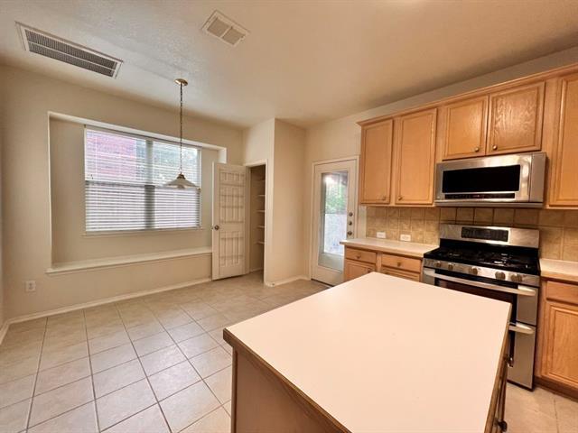 Building Photo - 949 Green Pond Dr