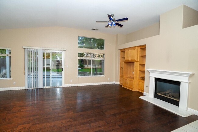 Building Photo - 1739 McKelvy Ave