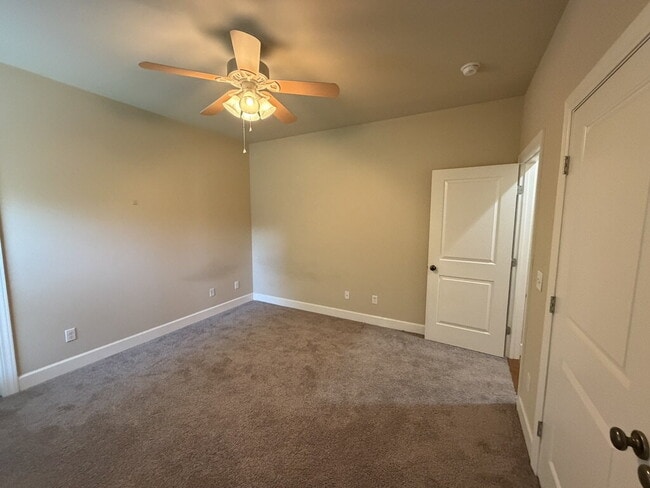 Building Photo - 2BD 2BA ONE LEVEL CONDO IN ALGOOD