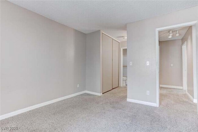 Building Photo - 4860 Nara Vista Way