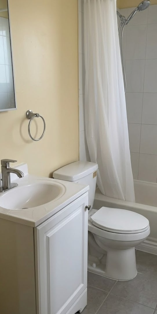 Building Photo - 167-14-167145 145th Ave