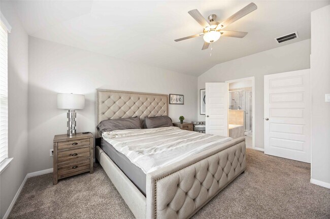 Building Photo - 6910 Lebec Dr