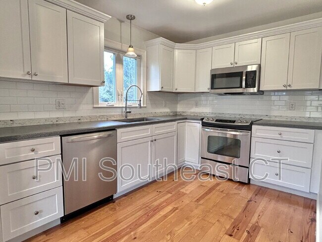 Building Photo - 44 Lathrop Rd