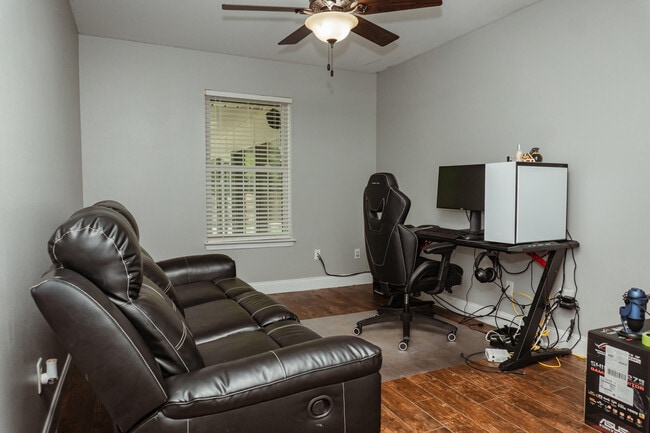 Building Photo - 2813 Atoka Trail
