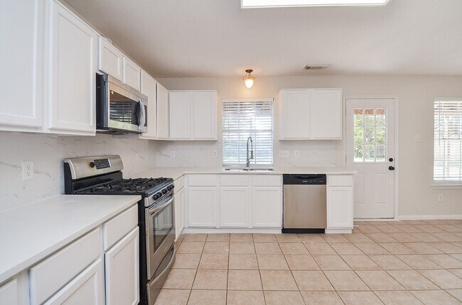 Building Photo - 3027 Texas Oak Dr