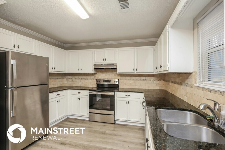 Building Photo - 1545 Dogwood Dr