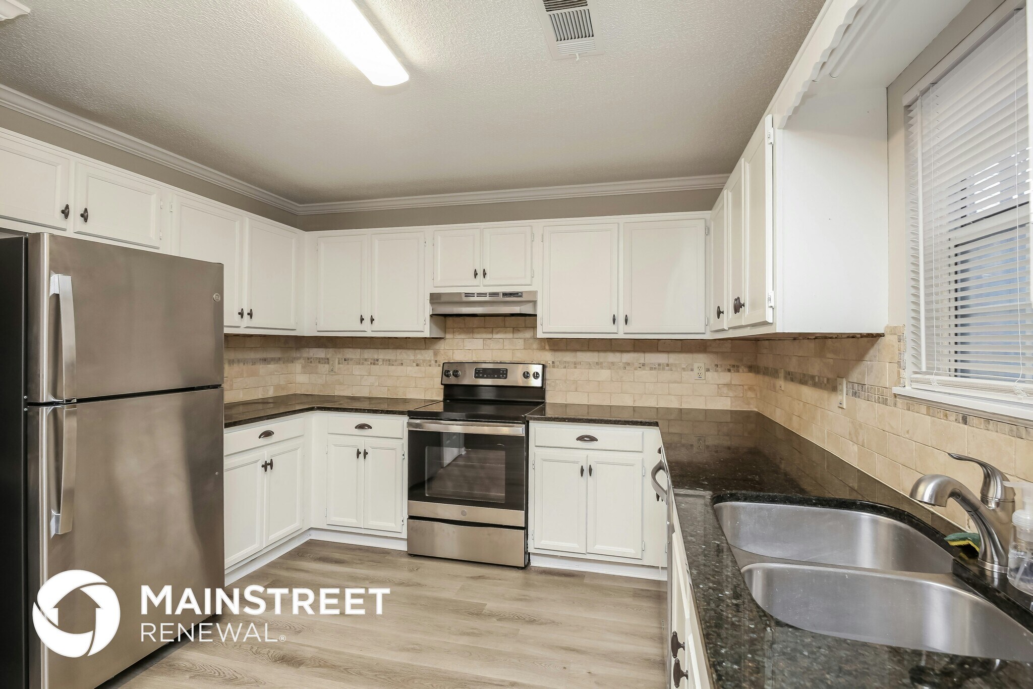 Building Photo - 1545 Dogwood Dr