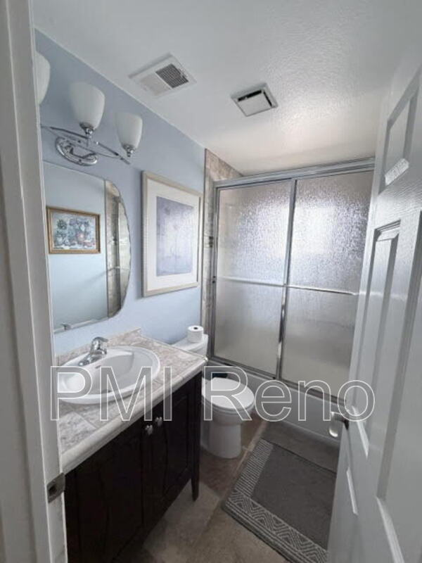Building Photo - 744 Diogenes Dr