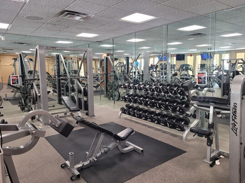 Building Photo - 210 E Flamingo Rd