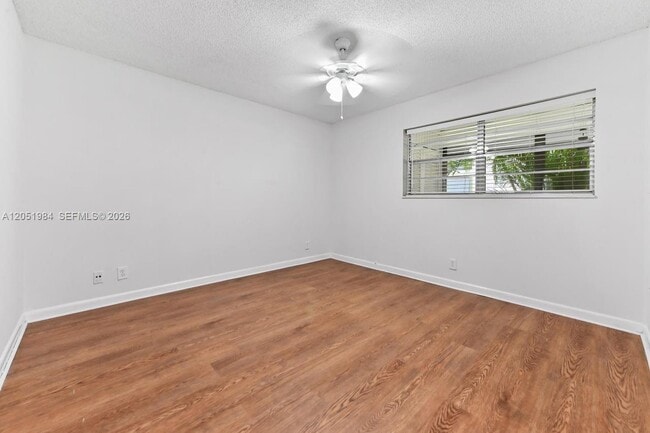 Building Photo - 10789 N Military Trl