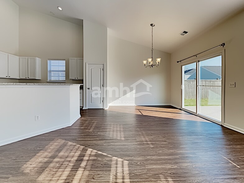 Building Photo - 128 Satur Dr