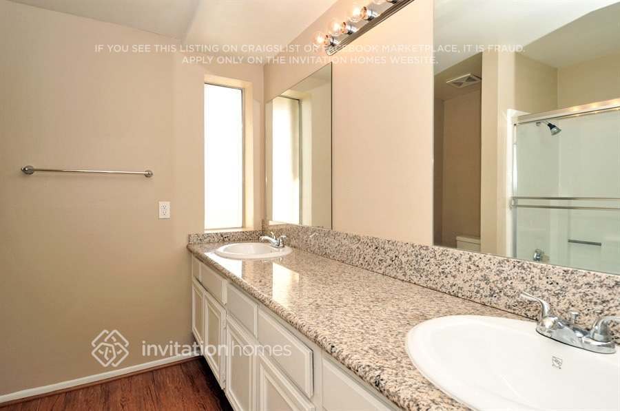 Building Photo - 24051 Roseleaf Pl