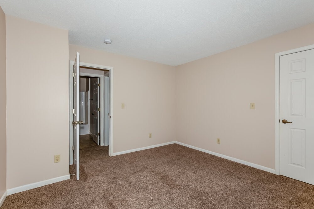 Building Photo - 5751 Ashcroft Dr