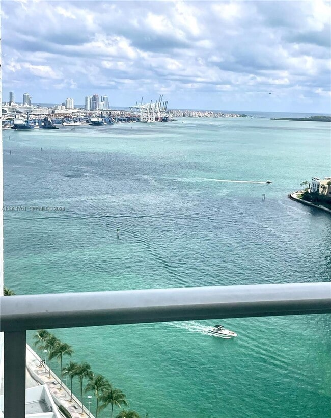 Building Photo - 300 S Biscayne Blvd