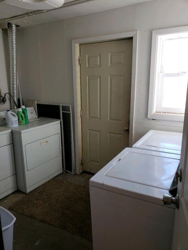 Building Photo - 517 E Saint Patrick St