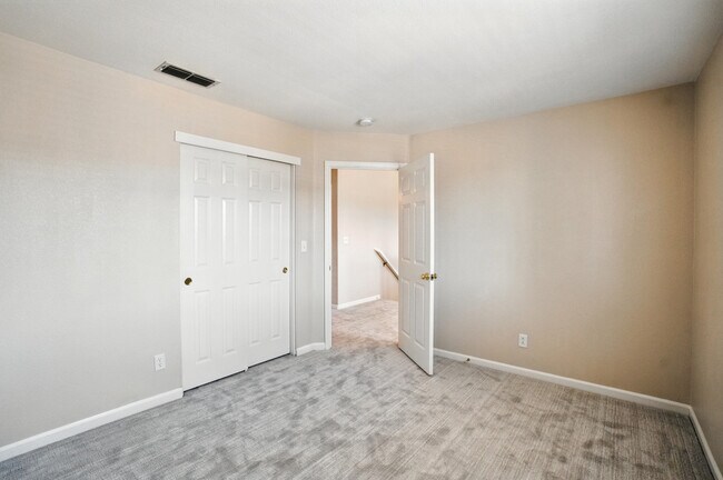 Building Photo - 9437 Red Spruce Way