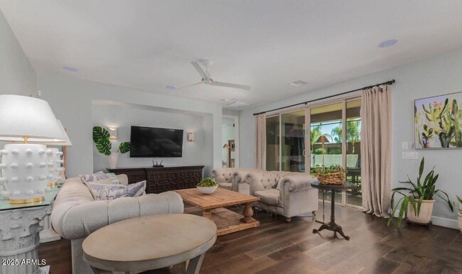 Building Photo - 947 W Kaibab Dr