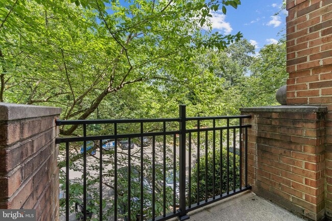 Building Photo - 1344C Garden Wall Cir