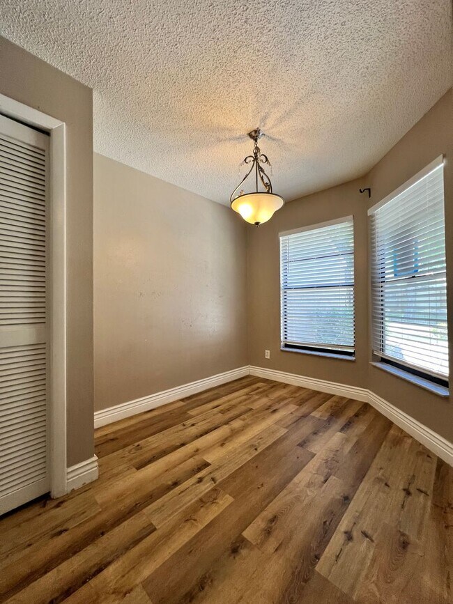 Building Photo - 8447 Tangelo Tree Dr