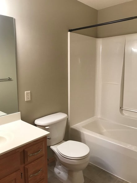 Building Photo - 2138 Willow Trl