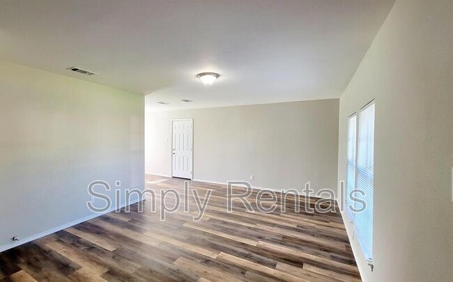 Building Photo - 1704 Langford St