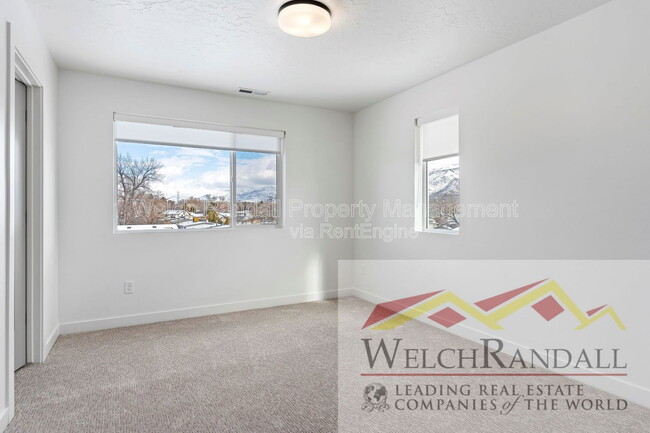 Building Photo - 507 E Alice Wy