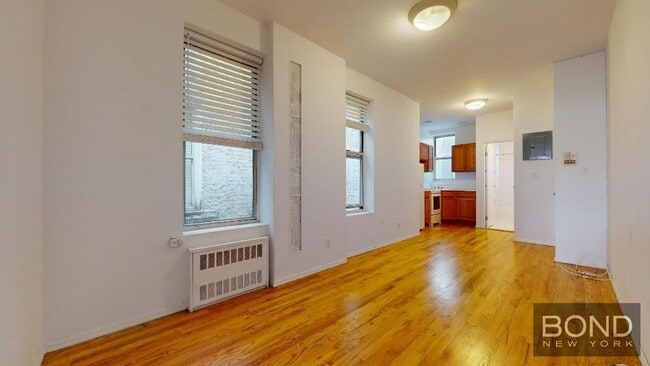 Primary Photo - 26 King St