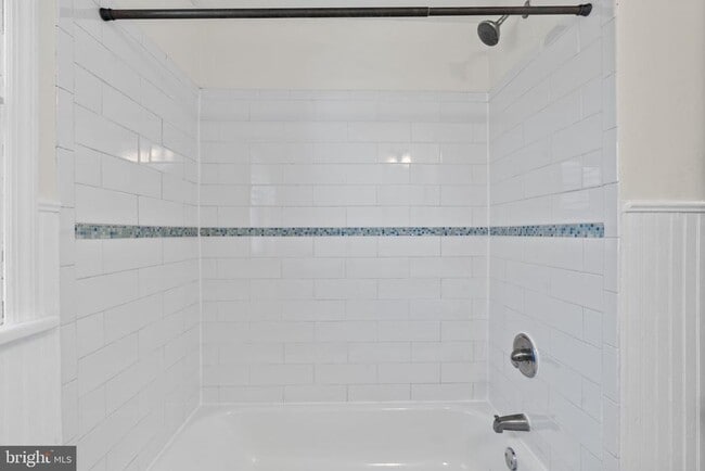 Building Photo - 238 Steward St