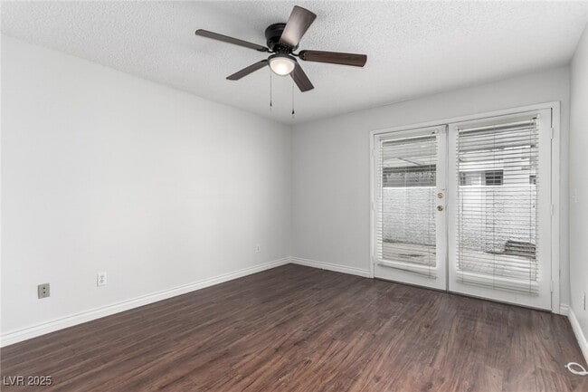 Building Photo - 5644 Vineyard Ln