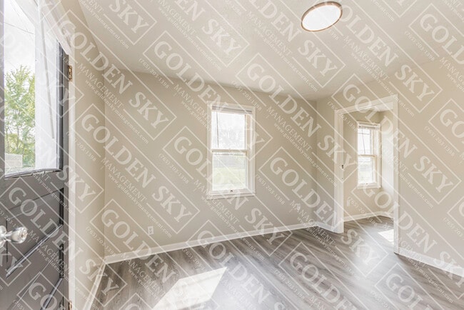 Building Photo - 625 S Mound St