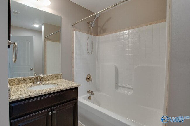 Building Photo - 512 Summer Cove Cir NW