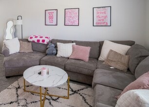 Building Photo - 917 Burcham Dr