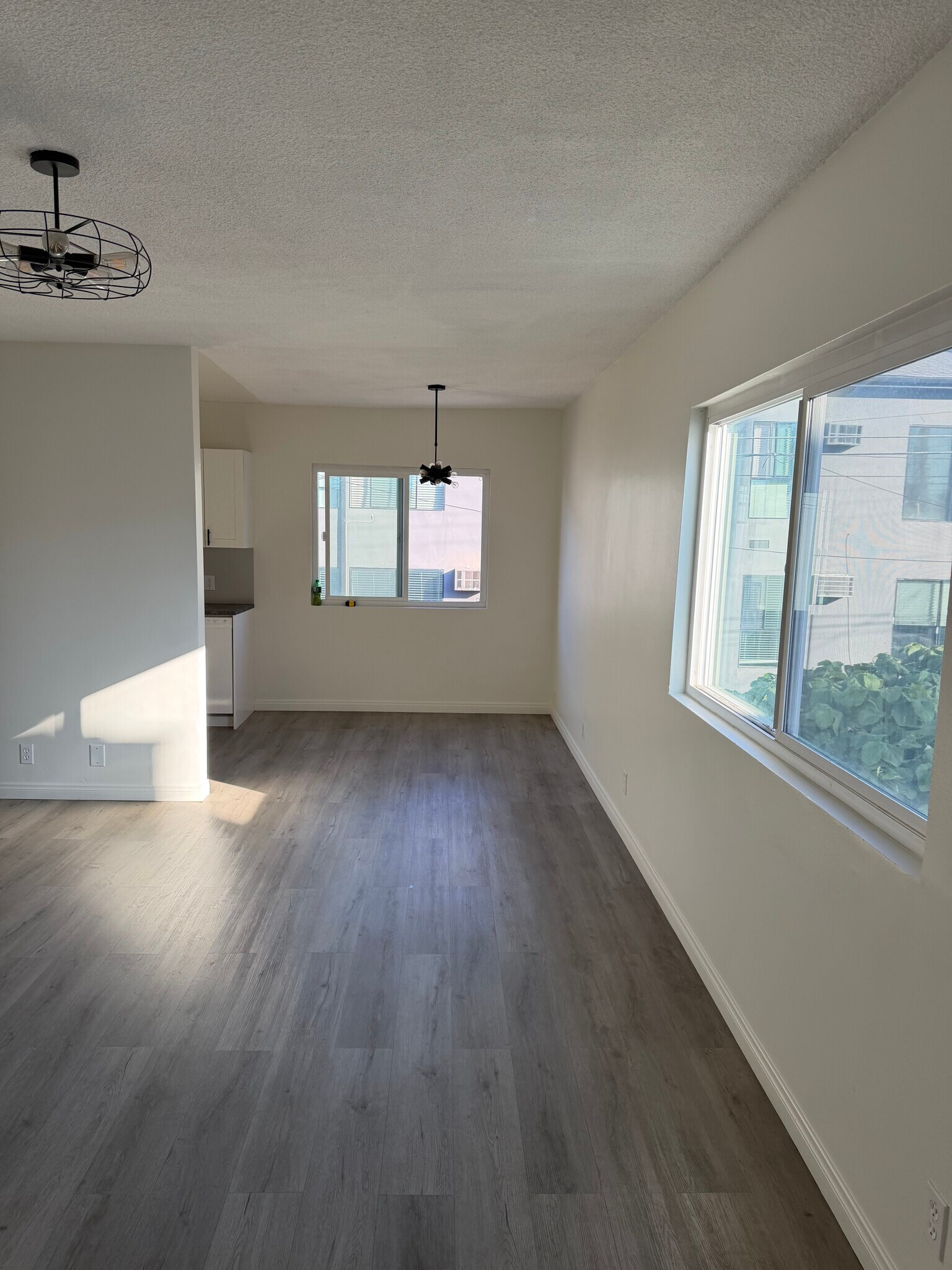 Building Photo - 2750 S Mansfield Ave