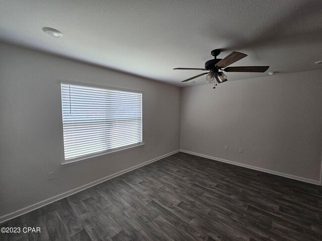 Building Photo - 4075 Silver Spur Rd