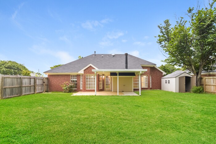 Building Photo - 7125 Fair Oaks Ct