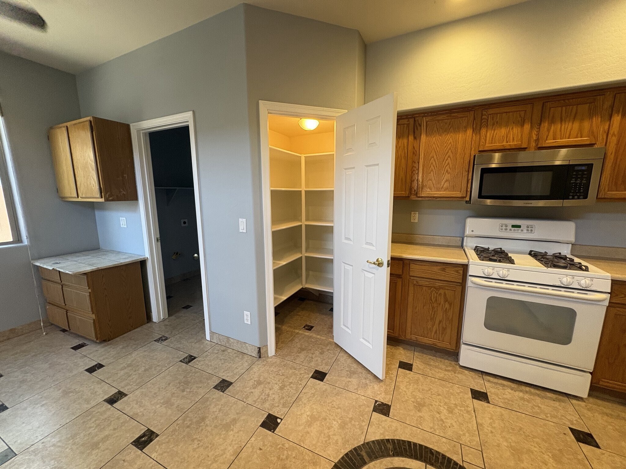 Building Photo - 16519 N 71st Ave
