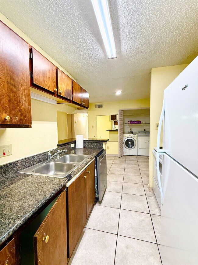 Building Photo - 8360 Jorine Dr
